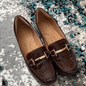 Easy Spirit Brown Croc-Embossed Loafers with Gold Bit